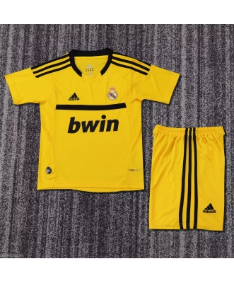 Real Madrid Retro Goalkeeper Shirt Kids 11-12(yellow)