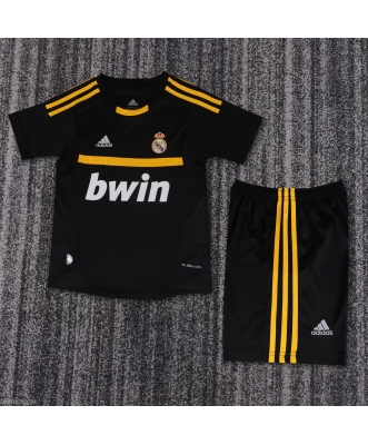 Real Madrid Retro Goalkeeper Shirt Kids 11-12